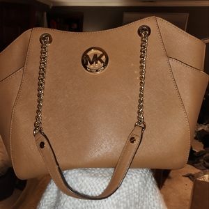 Michael Kor Leather chain link shoulder bag